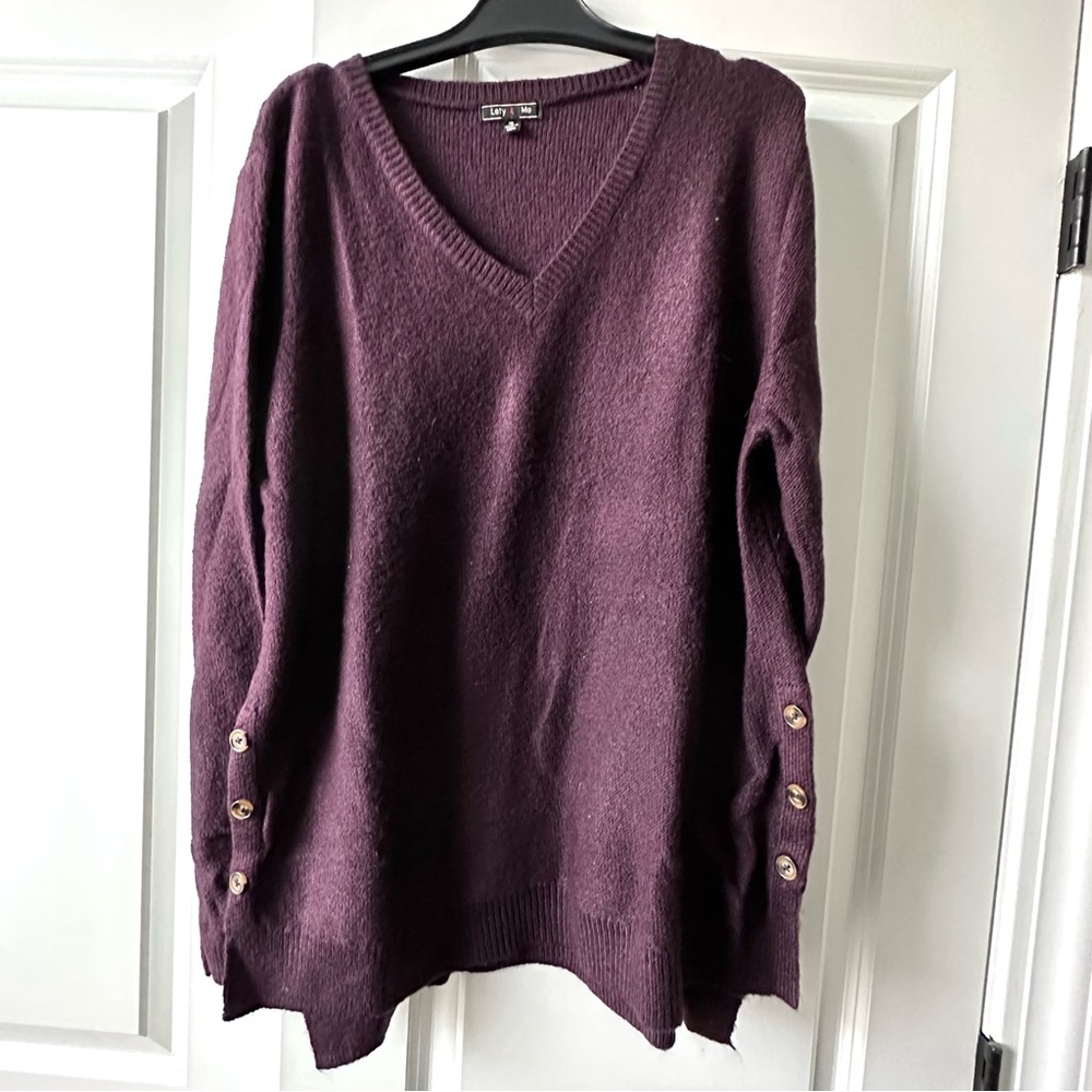 NWOT Lety & Me Side Button Detail V-neck Sweater